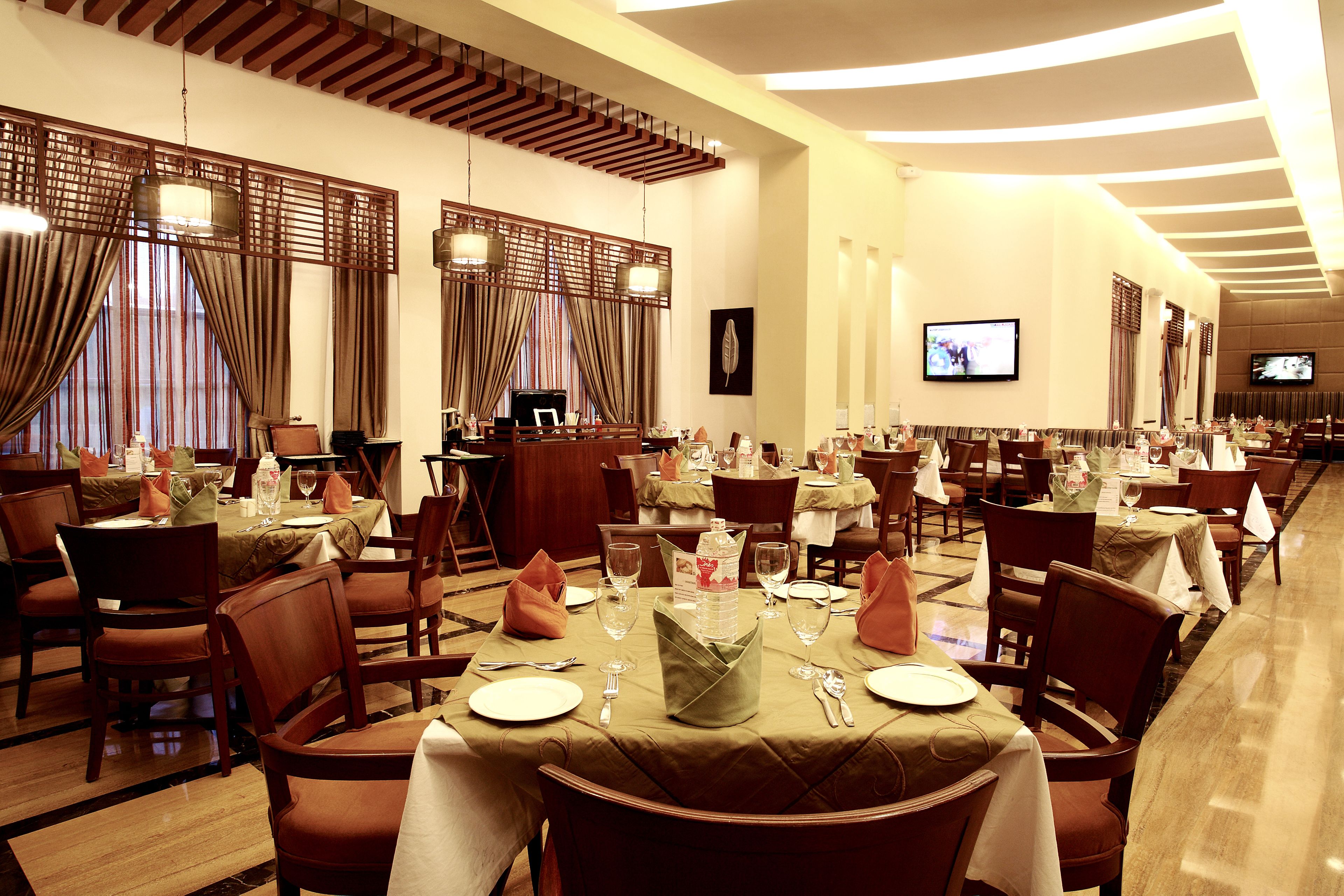 DLF Club 3 4*