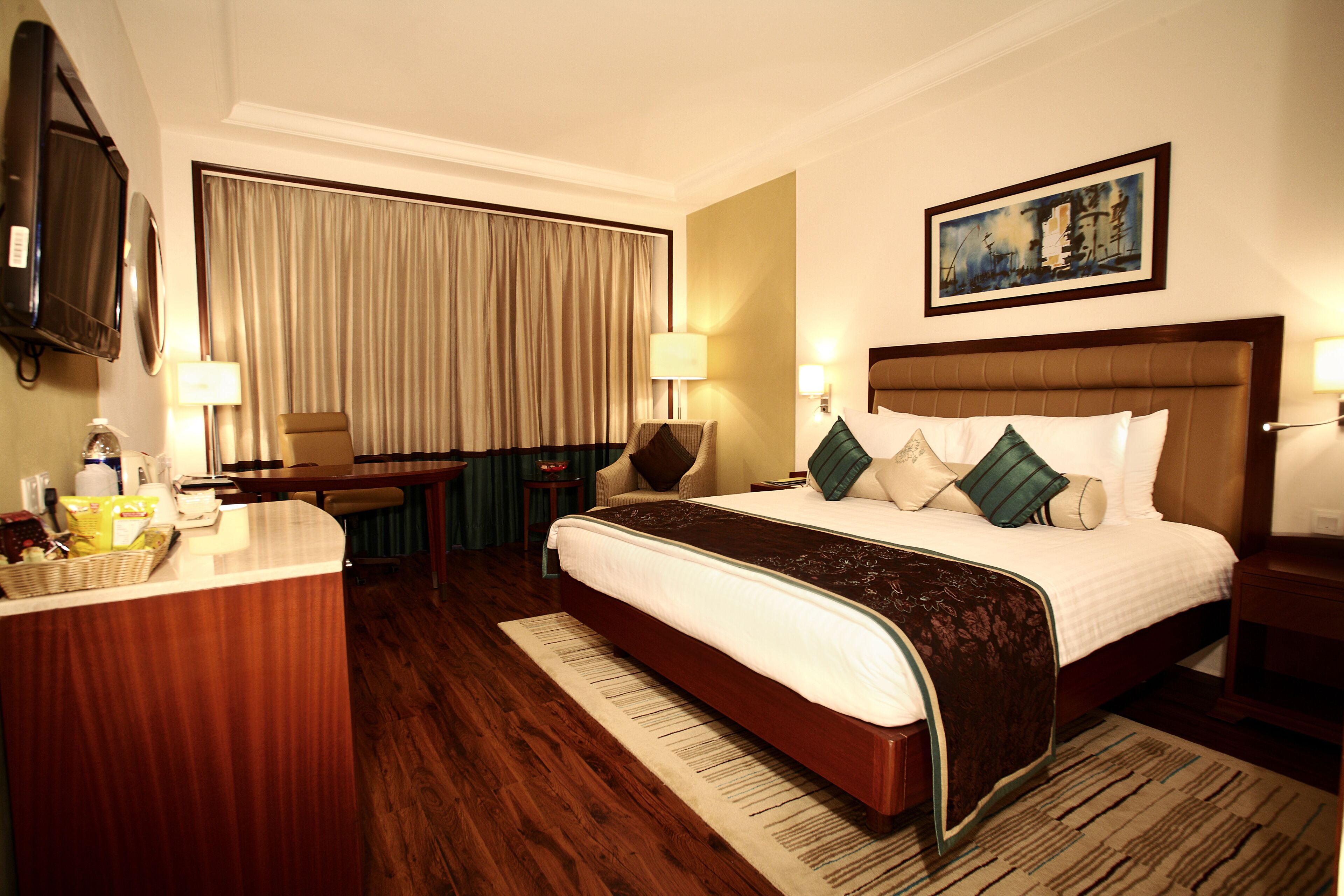 DLF Club 3 4*