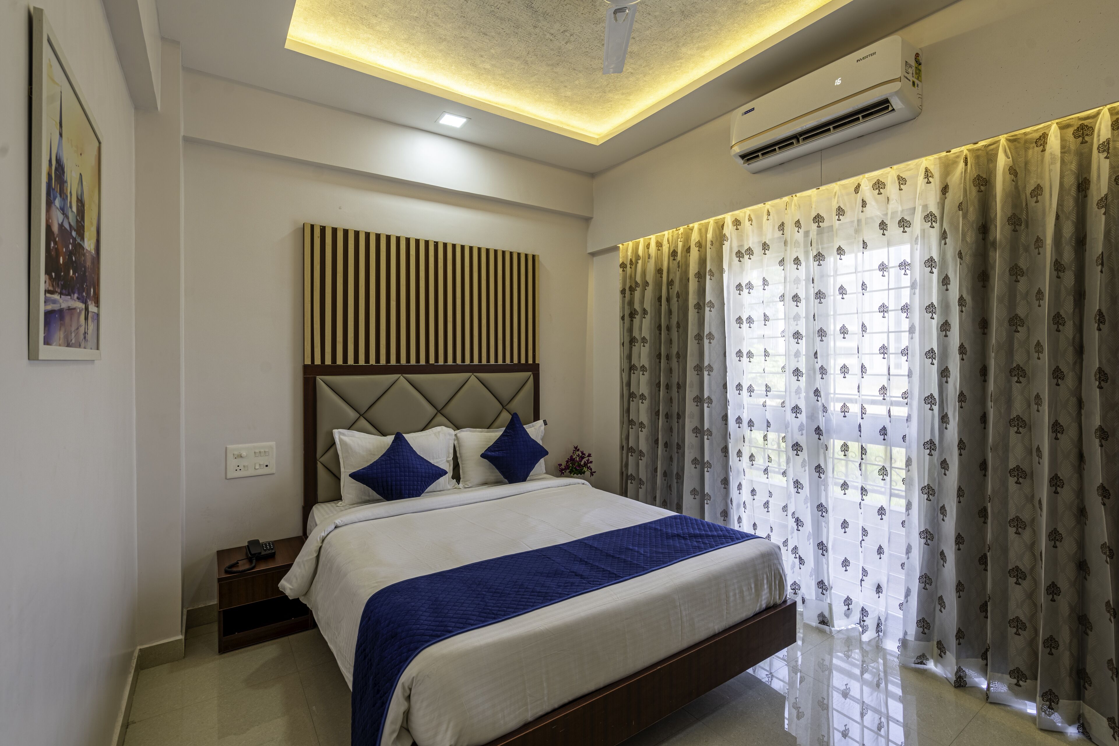 StayBird Divine Suites Business Hotel 3*