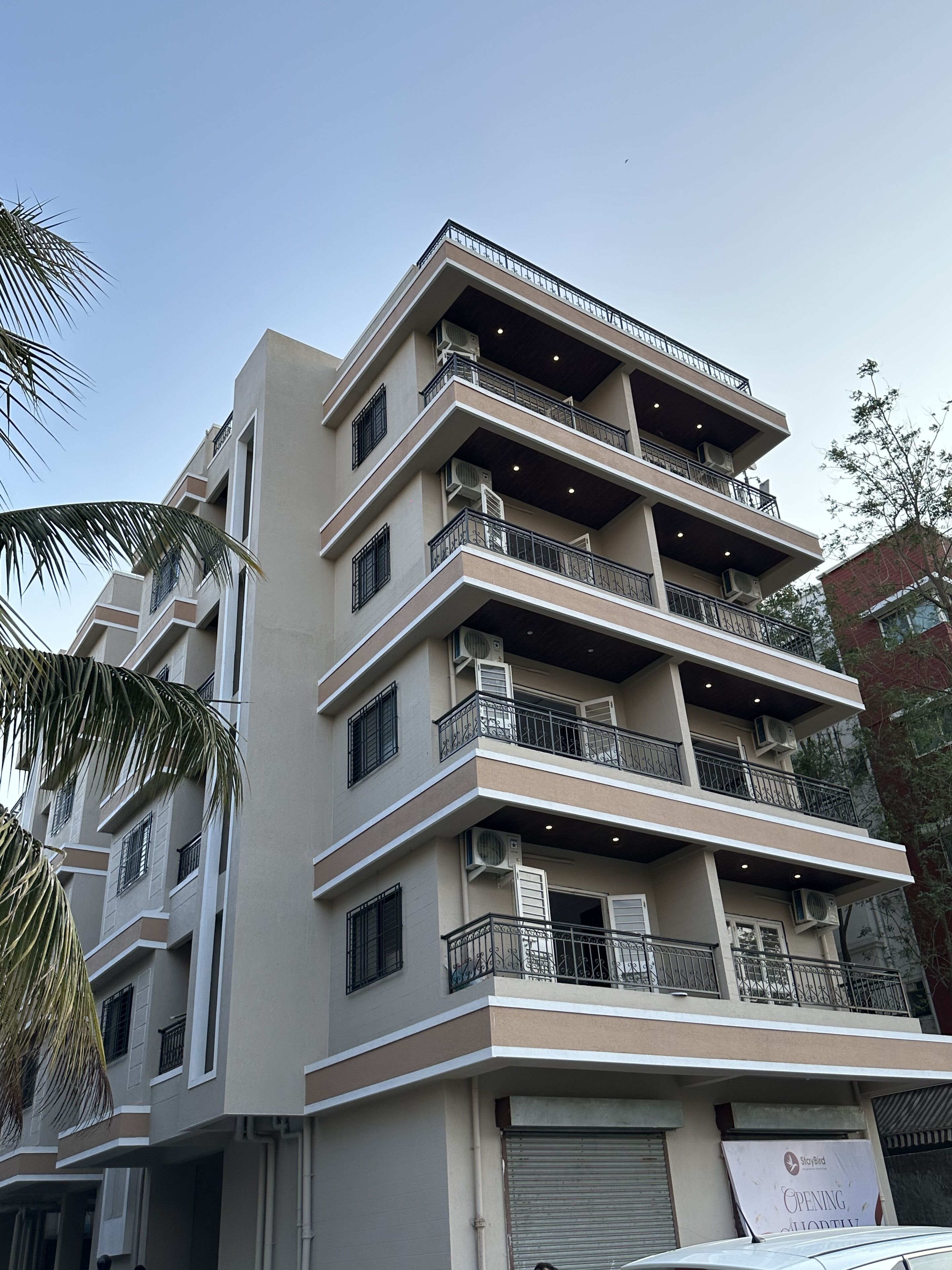 StayBird Divine Suites Business Hotel 3*