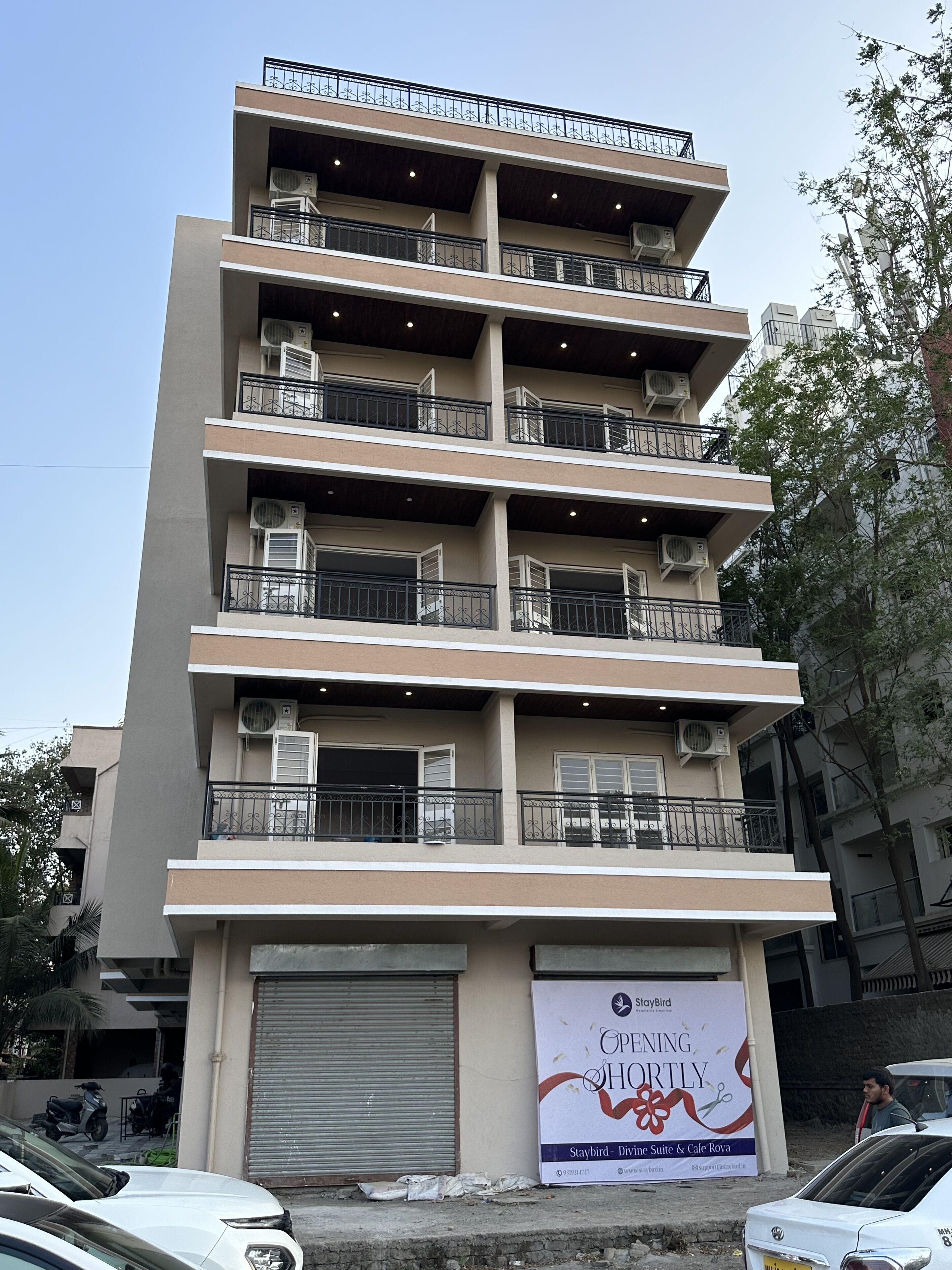 StayBird Divine Suites Business Hotel 3*