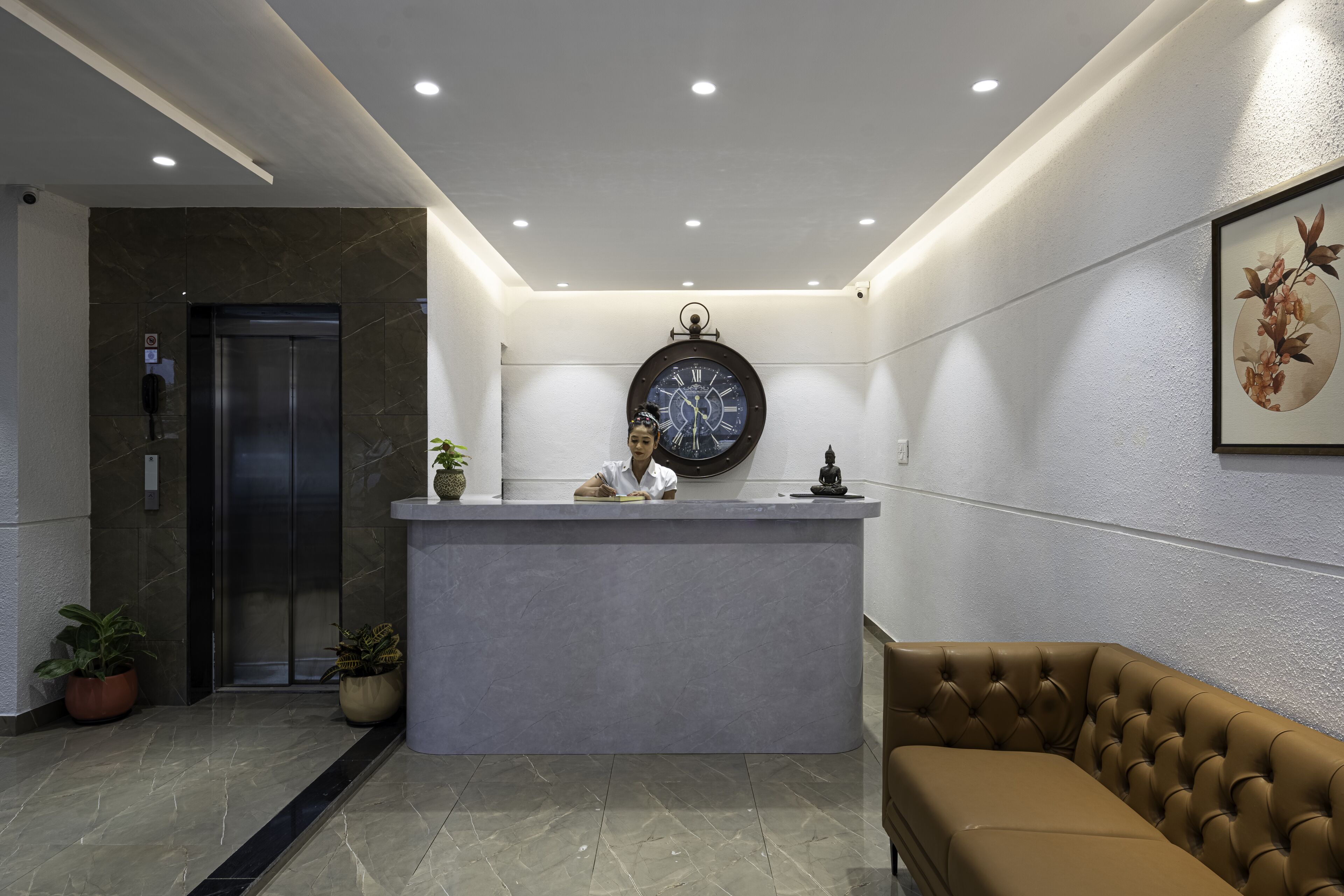 StayBird Divine Suites Business Hotel 3*