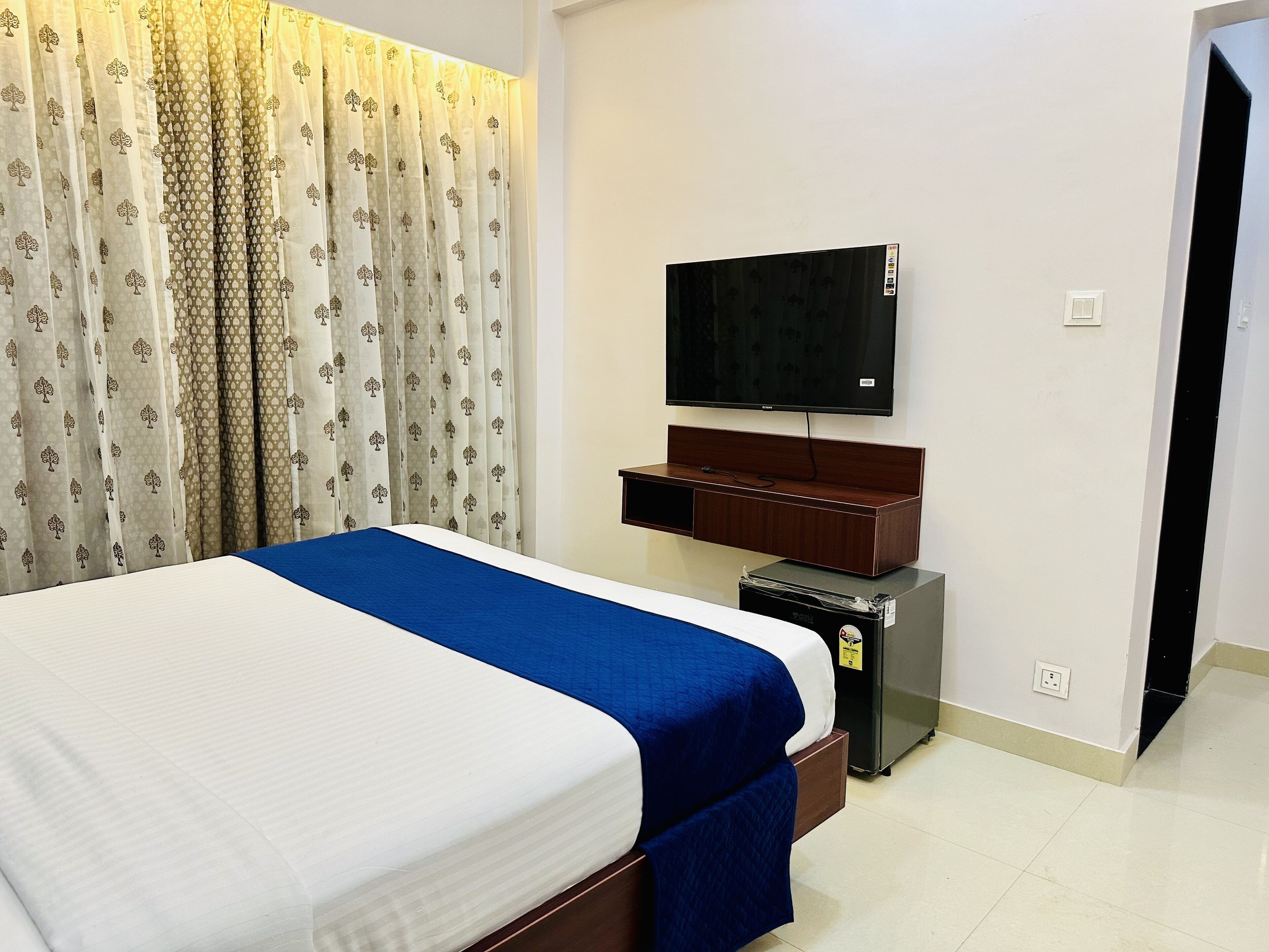 StayBird Divine Suites Business Hotel 3*