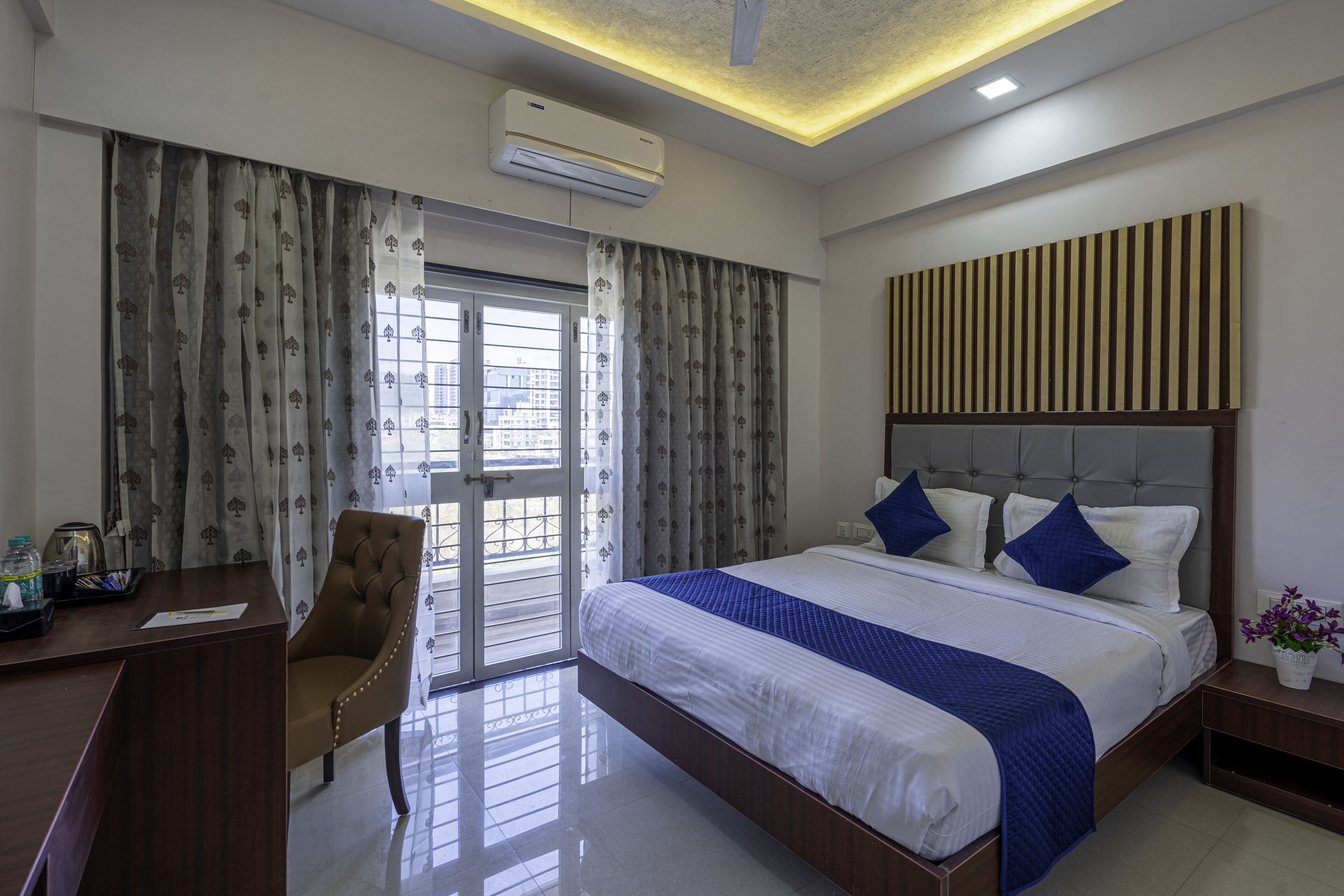 StayBird Divine Suites Business Hotel 3*