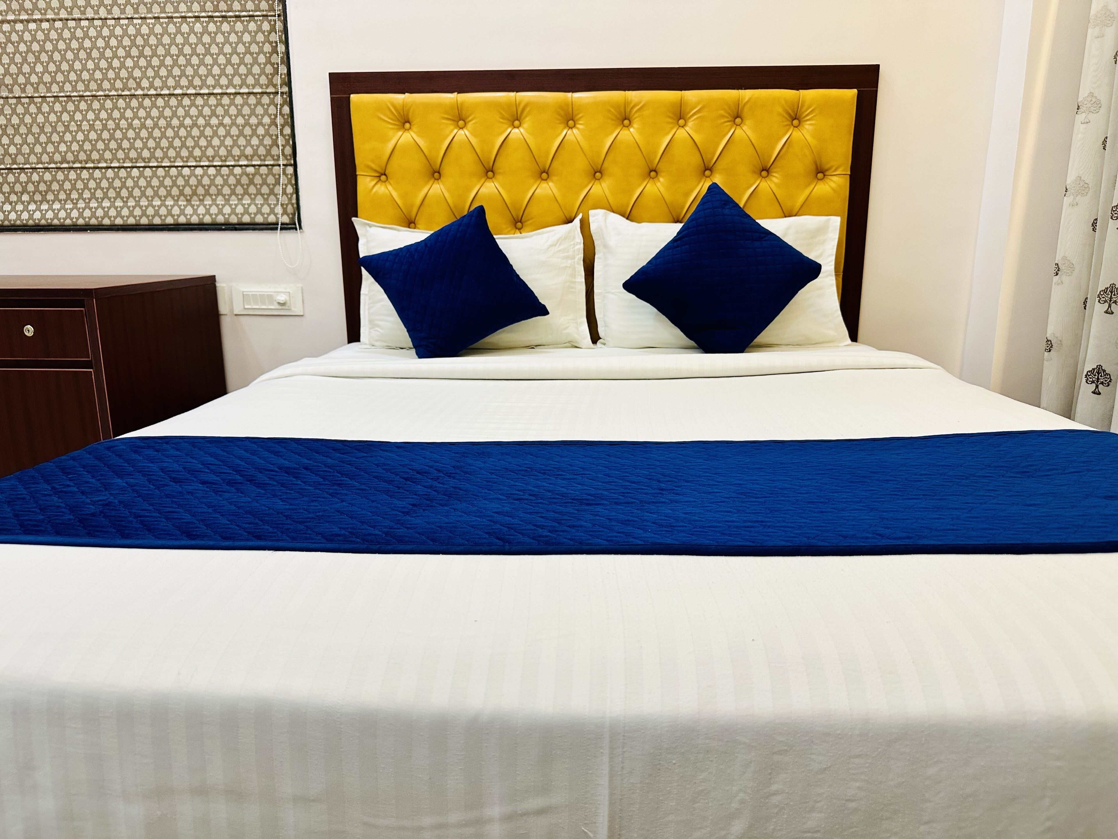 StayBird Divine Suites Business Hotel 3*
