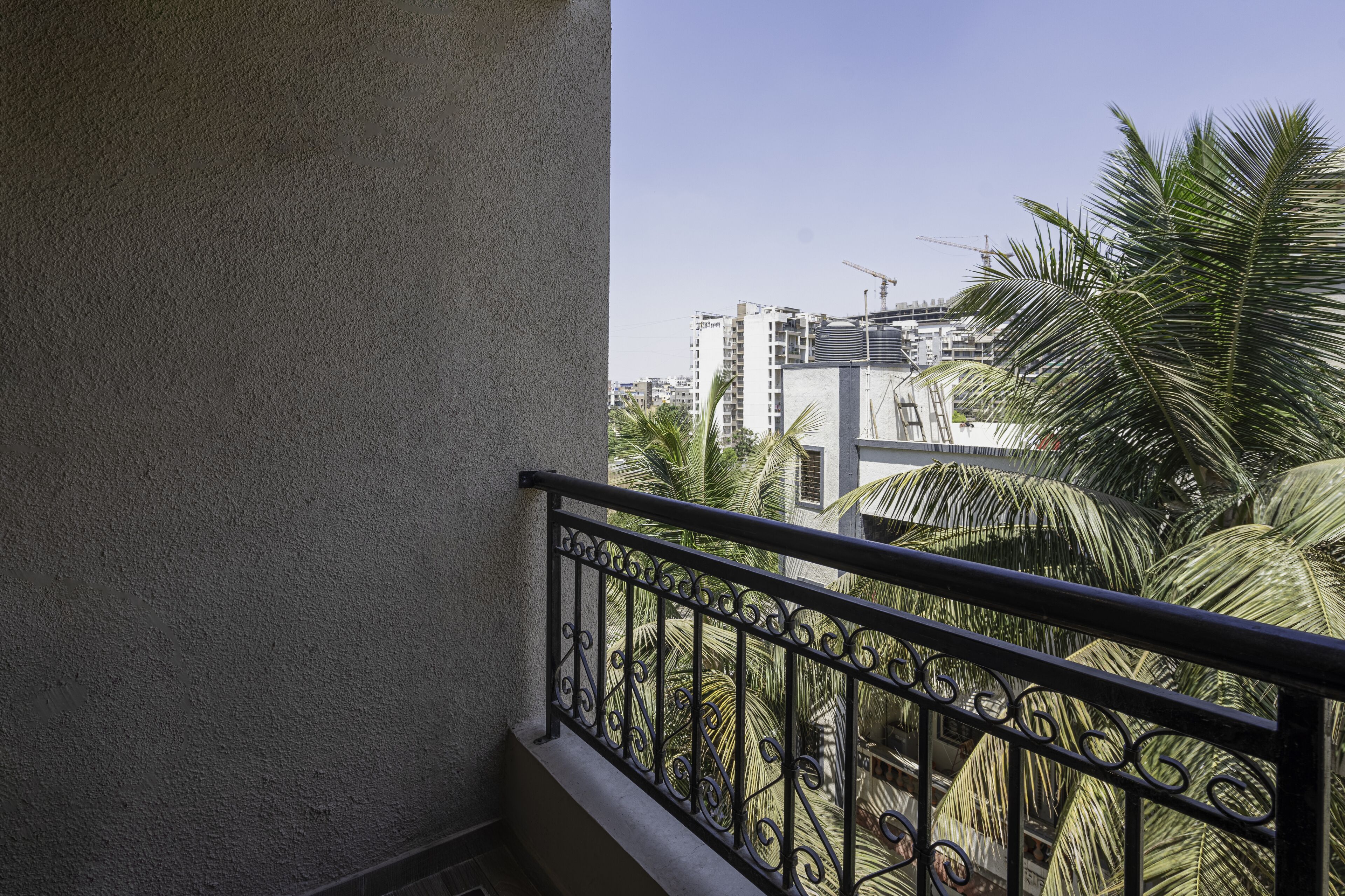 StayBird Divine Suites Business Hotel 3*