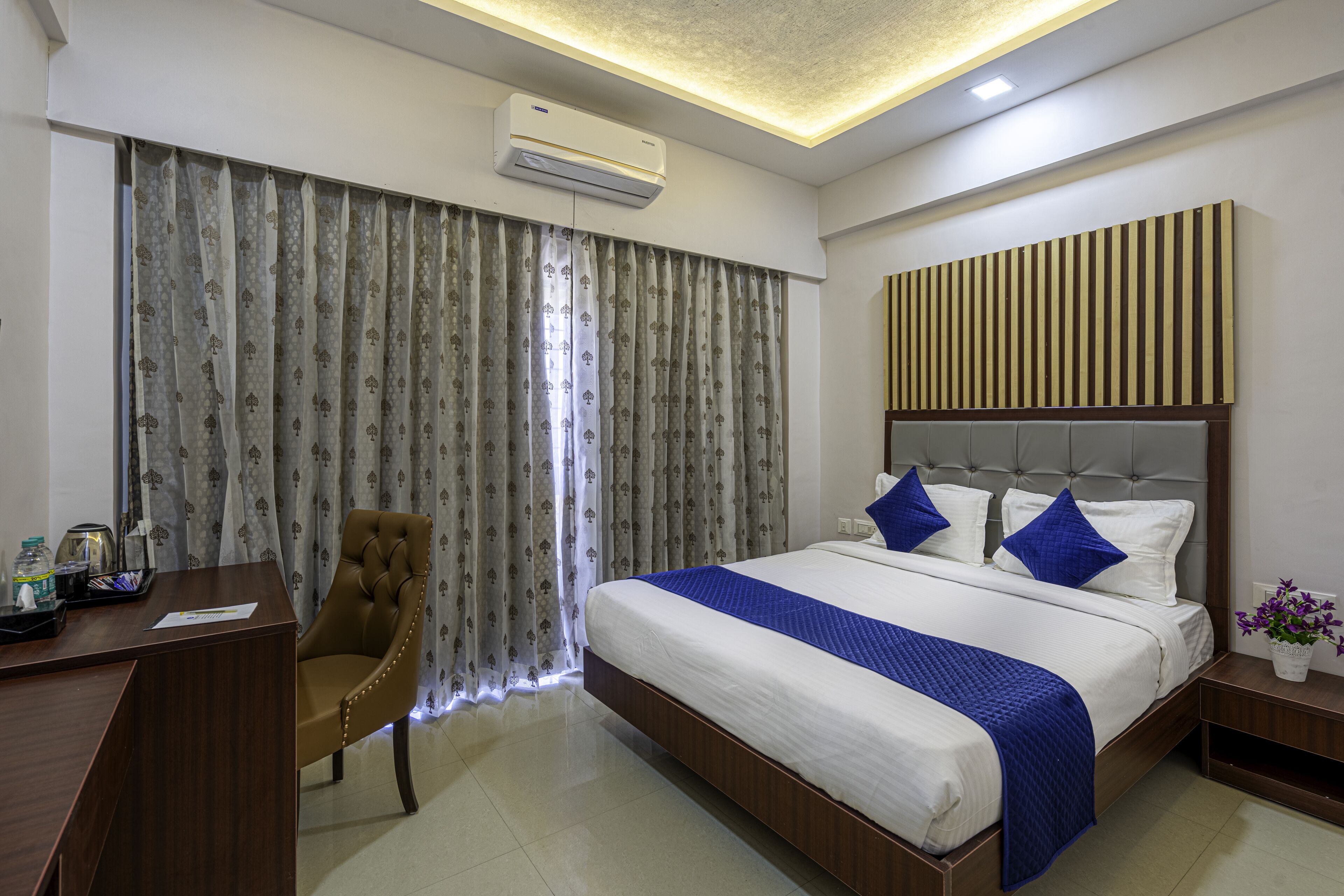 StayBird Divine Suites Business Hotel 3*