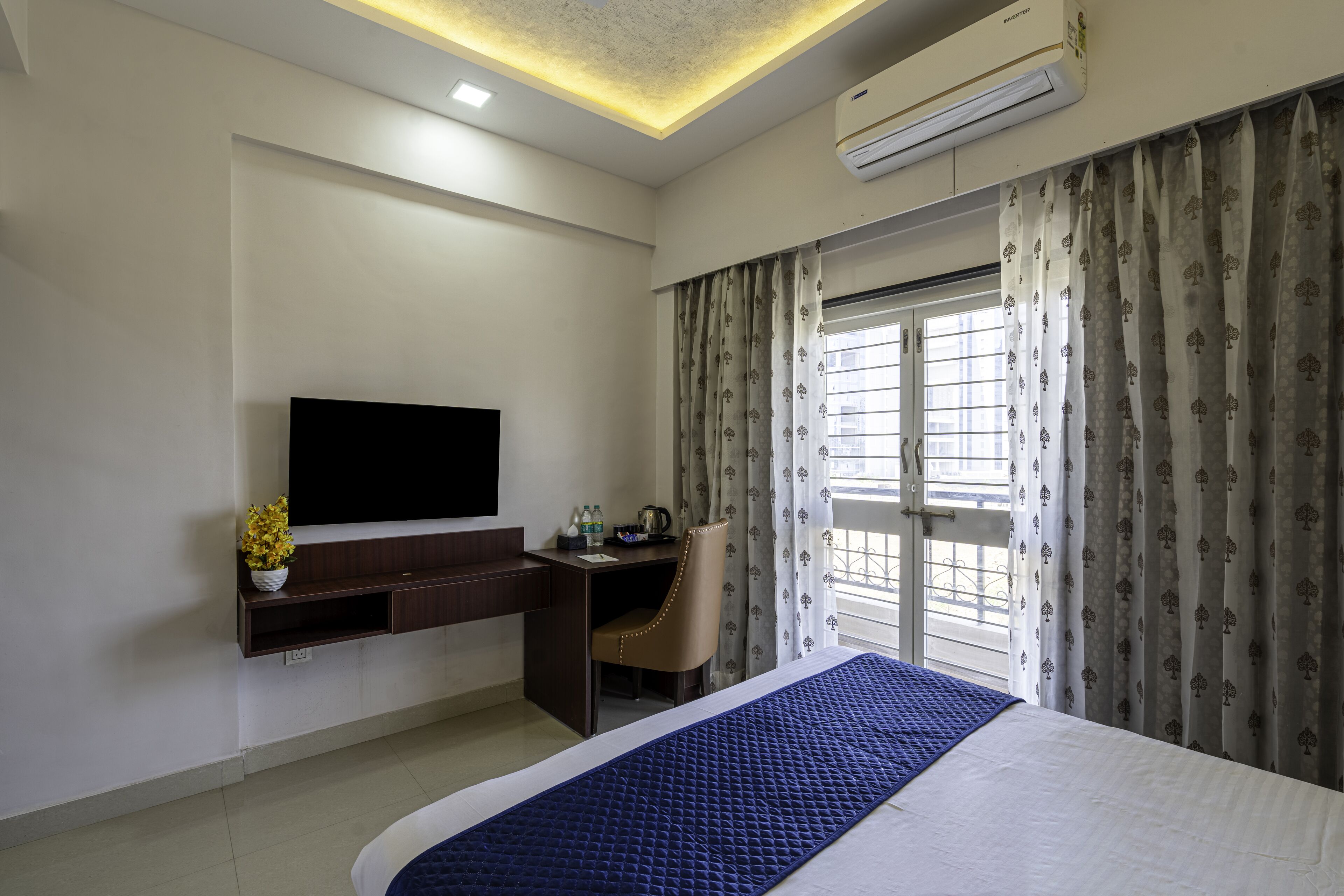StayBird Divine Suites Business Hotel 3*