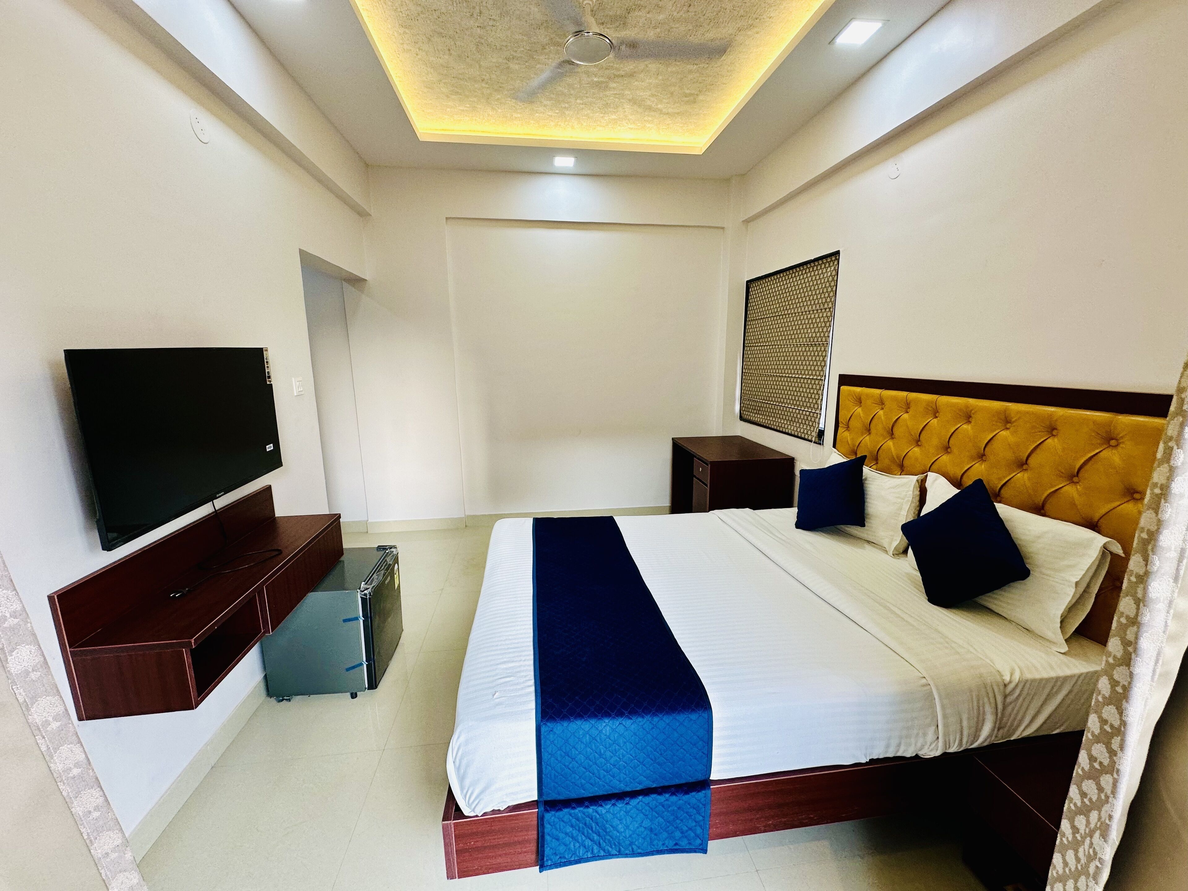 StayBird Divine Suites Business Hotel 3*