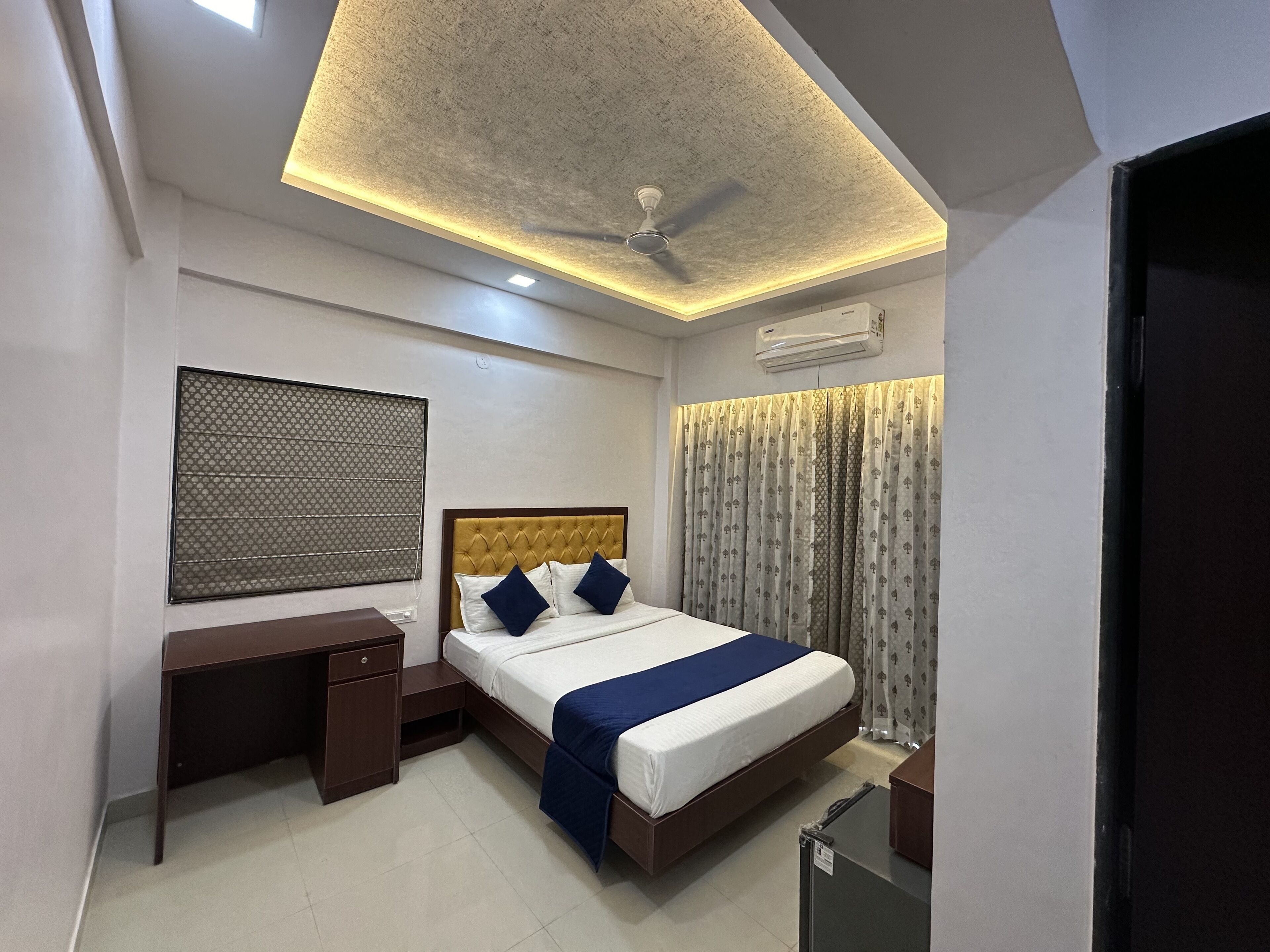 StayBird Divine Suites Business Hotel 3*