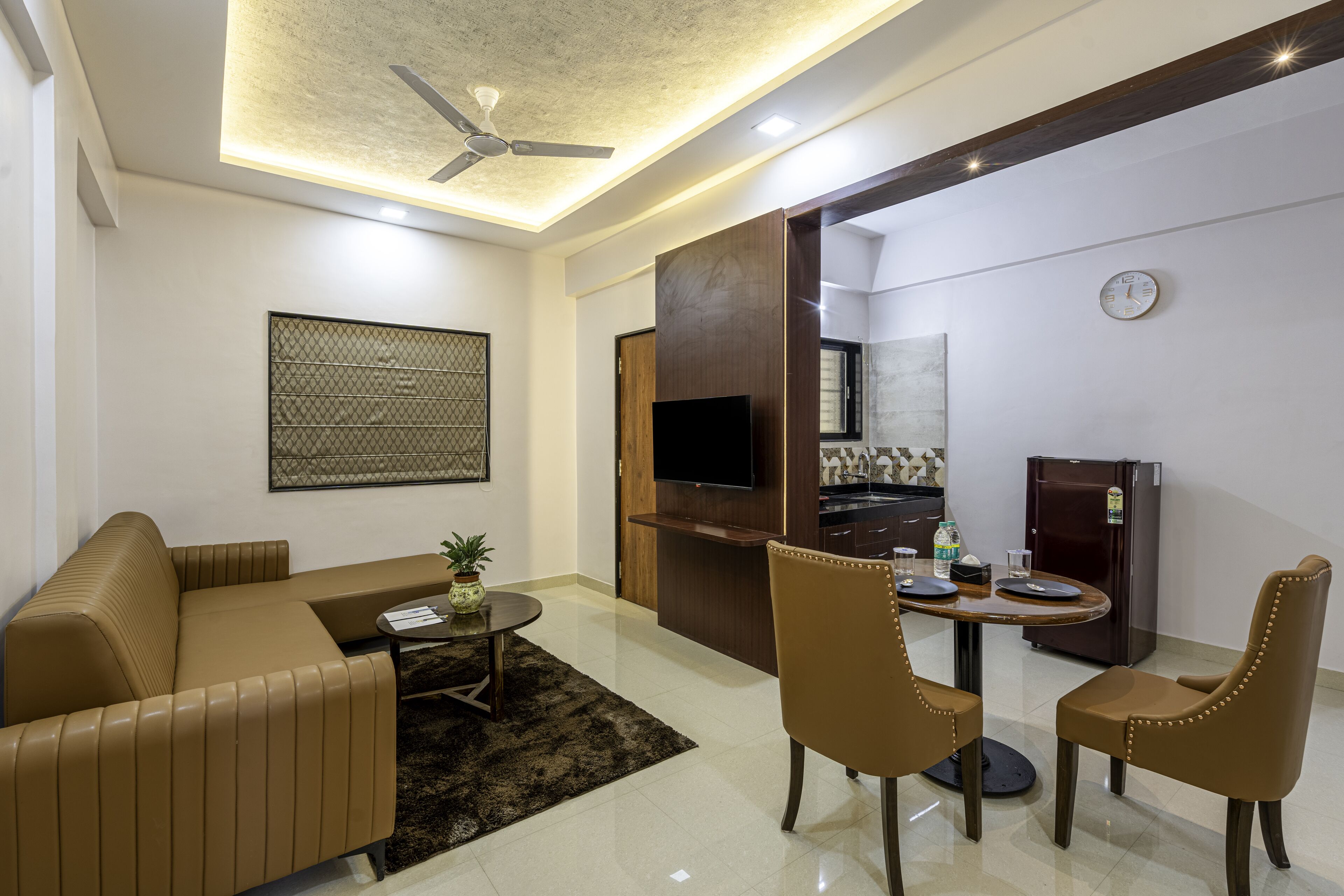StayBird Divine Suites Business Hotel 3*