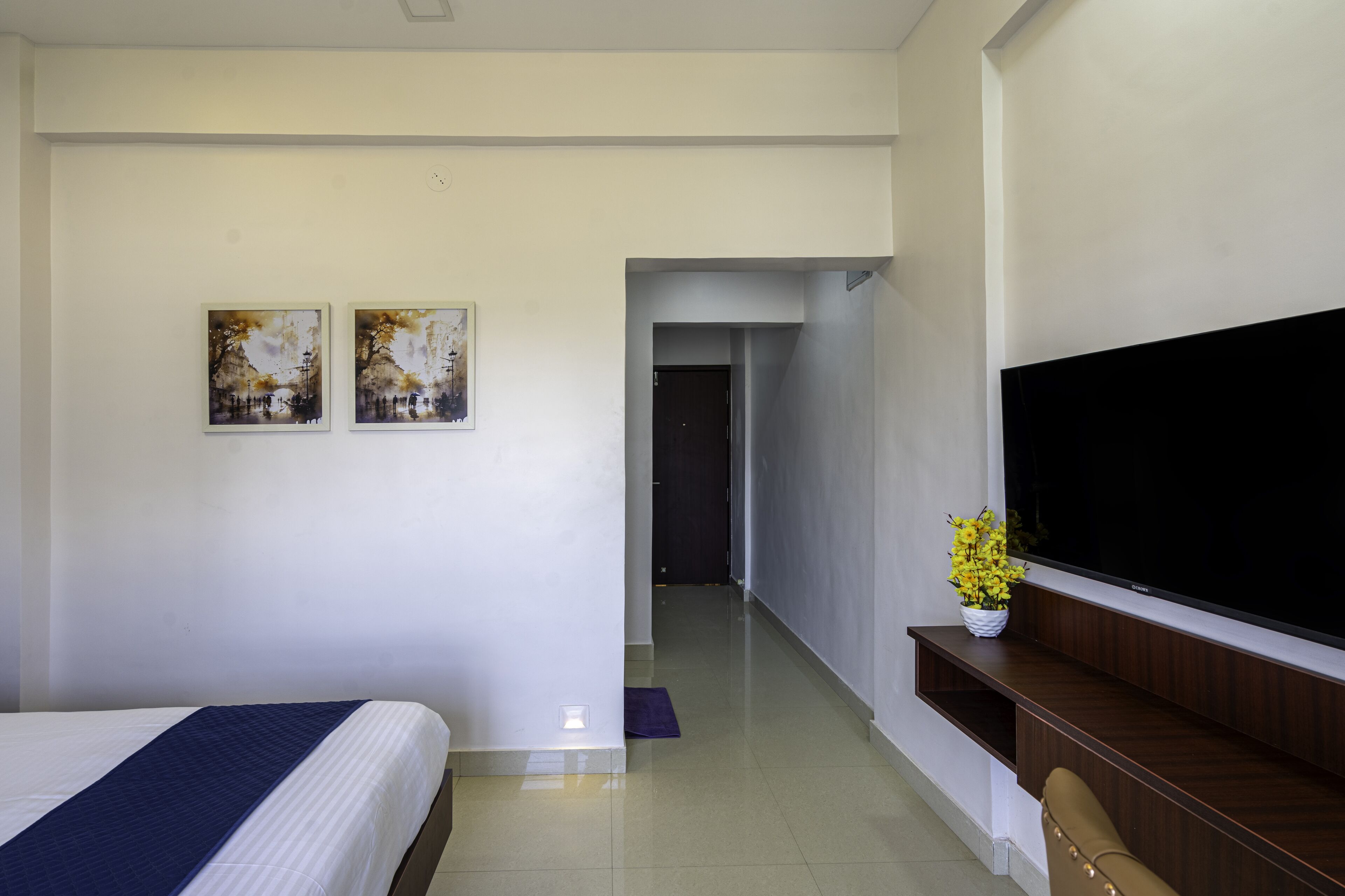 StayBird Divine Suites Business Hotel 3*