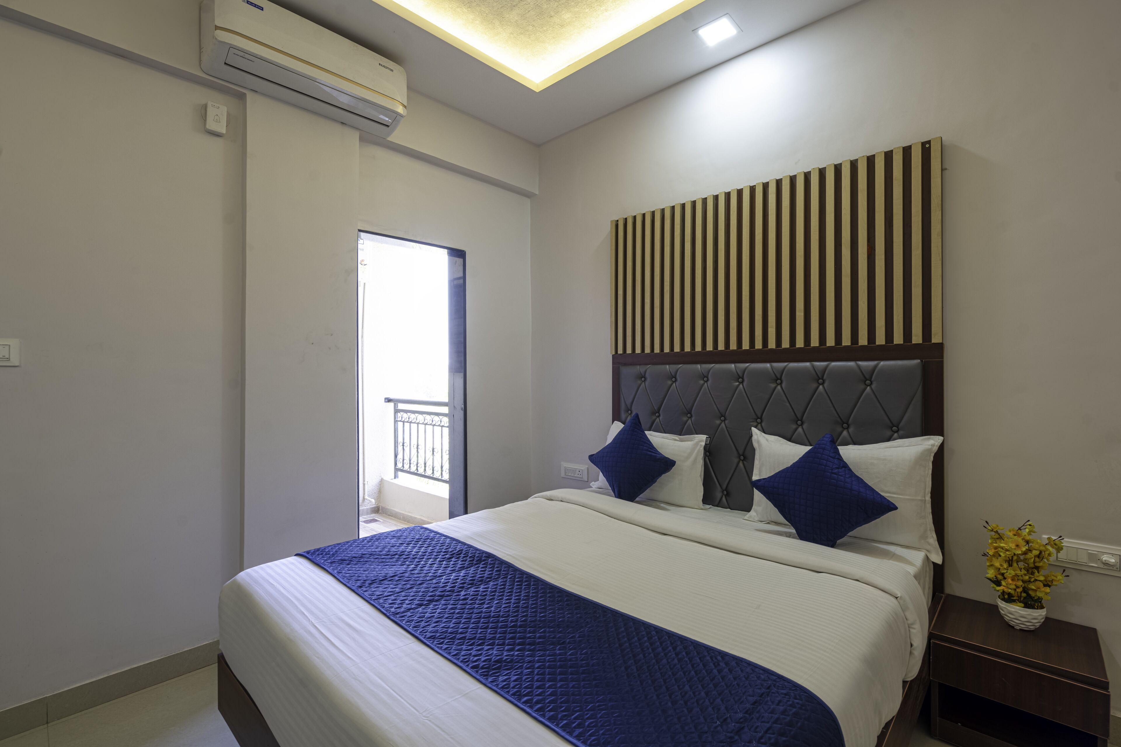 StayBird Divine Suites Business Hotel 3*