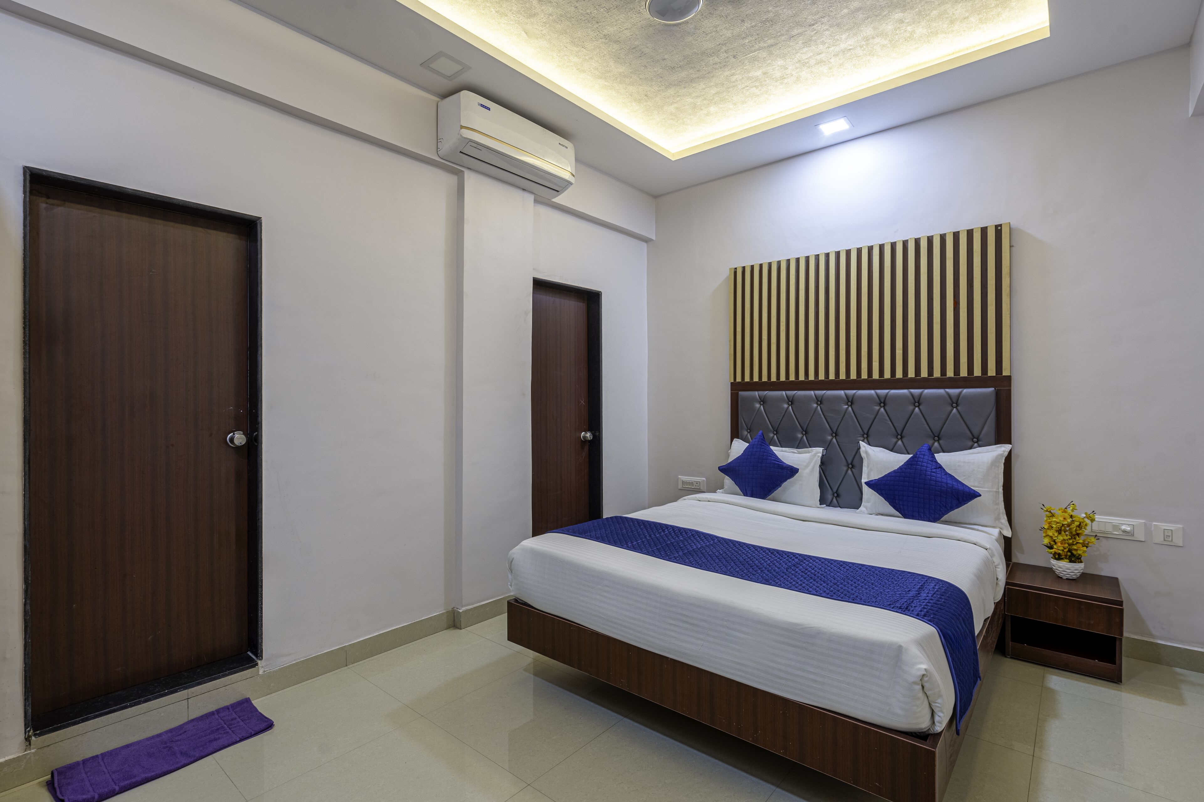 StayBird Divine Suites Business Hotel 3*