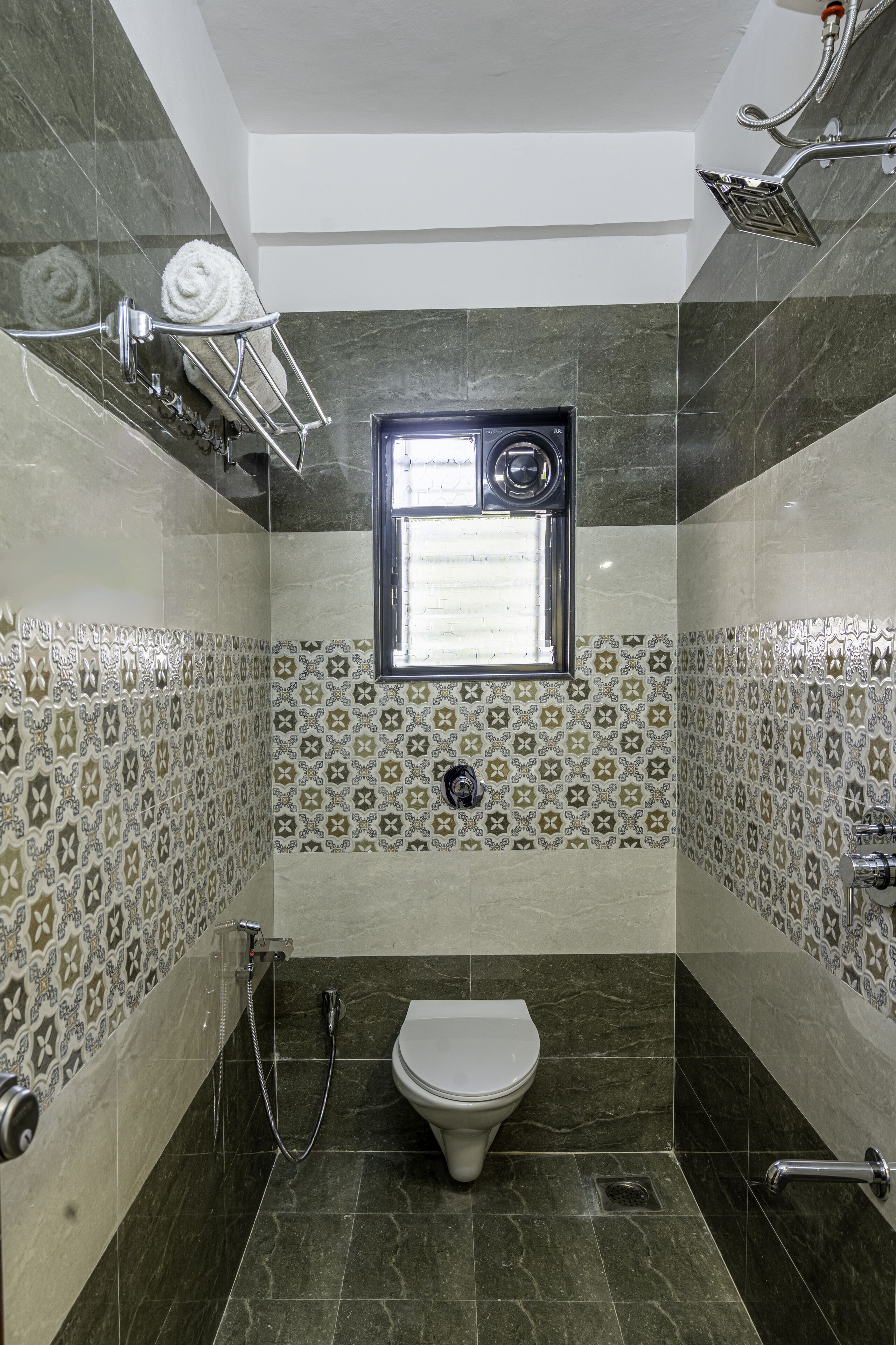 StayBird Divine Suites Business Hotel 3*