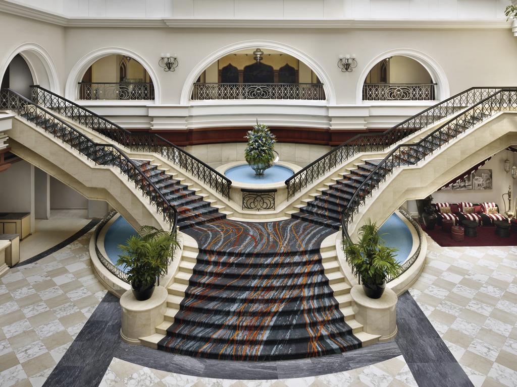 Movenpick Hotel & Apartments Bur Dubai 5*