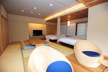 Yugawara Spa Ryokan Ashikari 3*