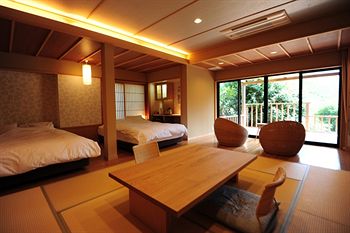 Yugawara Spa Ryokan Ashikari 3*