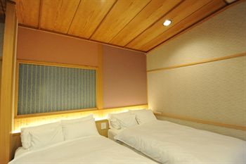 Yugawara Spa Ryokan Ashikari 3*