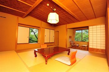 Yugawara Spa Ryokan Ashikari 3*