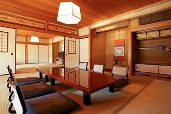 Yugawara Spa Ryokan Ashikari 3*
