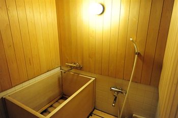 Yugawara Spa Ryokan Ashikari 3*