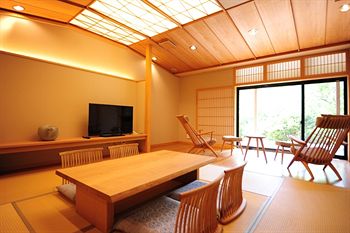 Yugawara Spa Ryokan Ashikari 3*
