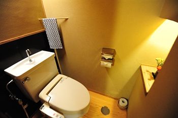 Yugawara Spa Ryokan Ashikari 3*