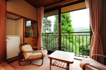 Yugawara Spa Ryokan Ashikari 3*