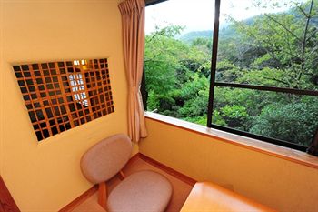 Yugawara Spa Ryokan Ashikari 3*