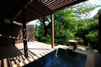 Yugawara Spa Ryokan Ashikari 3*