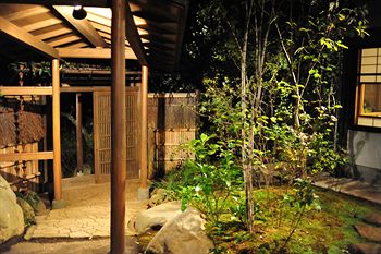 Yugawara Spa Ryokan Ashikari 3*
