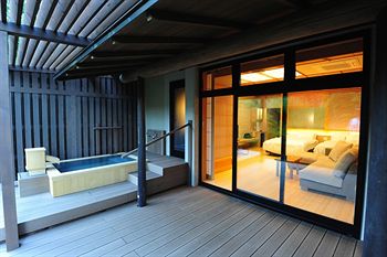 Yugawara Spa Ryokan Ashikari 3*