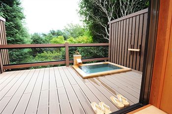 Yugawara Spa Ryokan Ashikari 3*