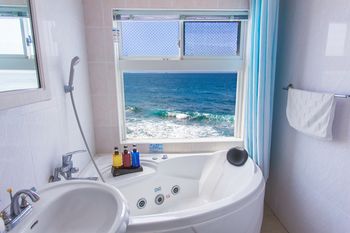 Okinawa Ocean Front Hotel 3*