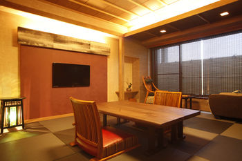 Arima Hot spring Ryokan Hanamusubi 4*