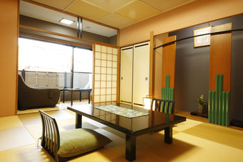 Arima Hot spring Ryokan Hanamusubi 4*