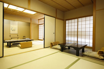 Arima Hot spring Ryokan Hanamusubi 4*