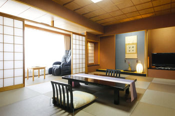 Arima Hot spring Ryokan Hanamusubi 4*