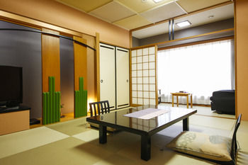 Arima Hot spring Ryokan Hanamusubi 4*