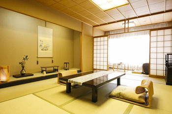 Arima Hot spring Ryokan Hanamusubi 4*