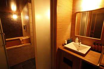 Arima Hot spring Ryokan Hanamusubi 4*