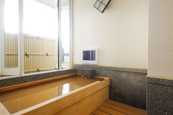 Arima Hot spring Ryokan Hanamusubi 4*