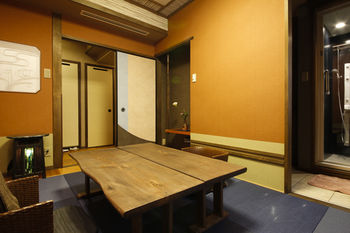 Arima Hot spring Ryokan Hanamusubi 4*