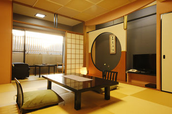 Arima Hot spring Ryokan Hanamusubi 4*