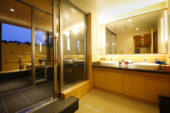 Arima Hot spring Ryokan Hanamusubi 4*