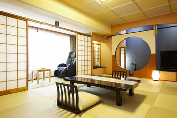 Arima Hot spring Ryokan Hanamusubi 4*