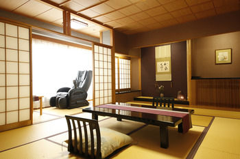 Arima Hot spring Ryokan Hanamusubi 4*