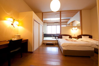 Yufuin Yawaraginosato Yadoya 3*