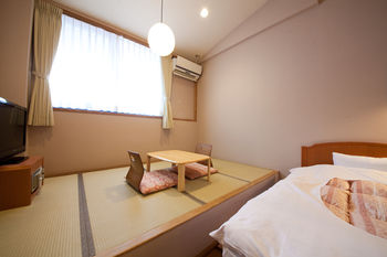 Yufuin Yawaraginosato Yadoya 3*